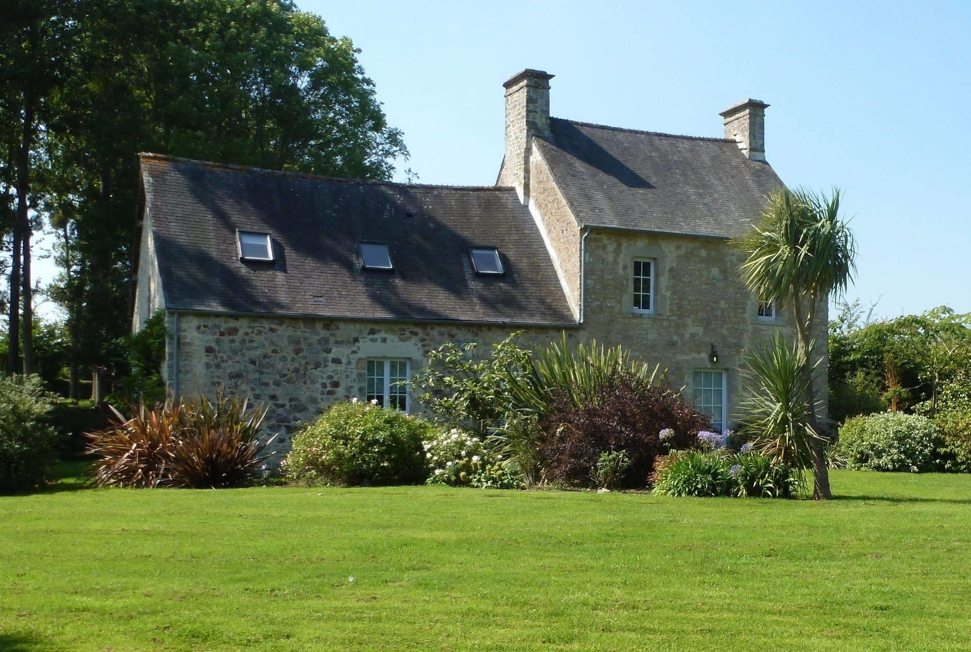 Manoir De Savigny Bed & Breakfast Valognes Dış mekan fotoğraf